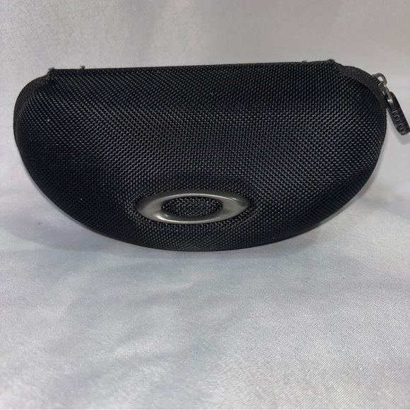 Oakley Black Nylon Vault Sunglass Case with Soft Drawstring Nylon Bag UNISEX - Picture 6 of 7